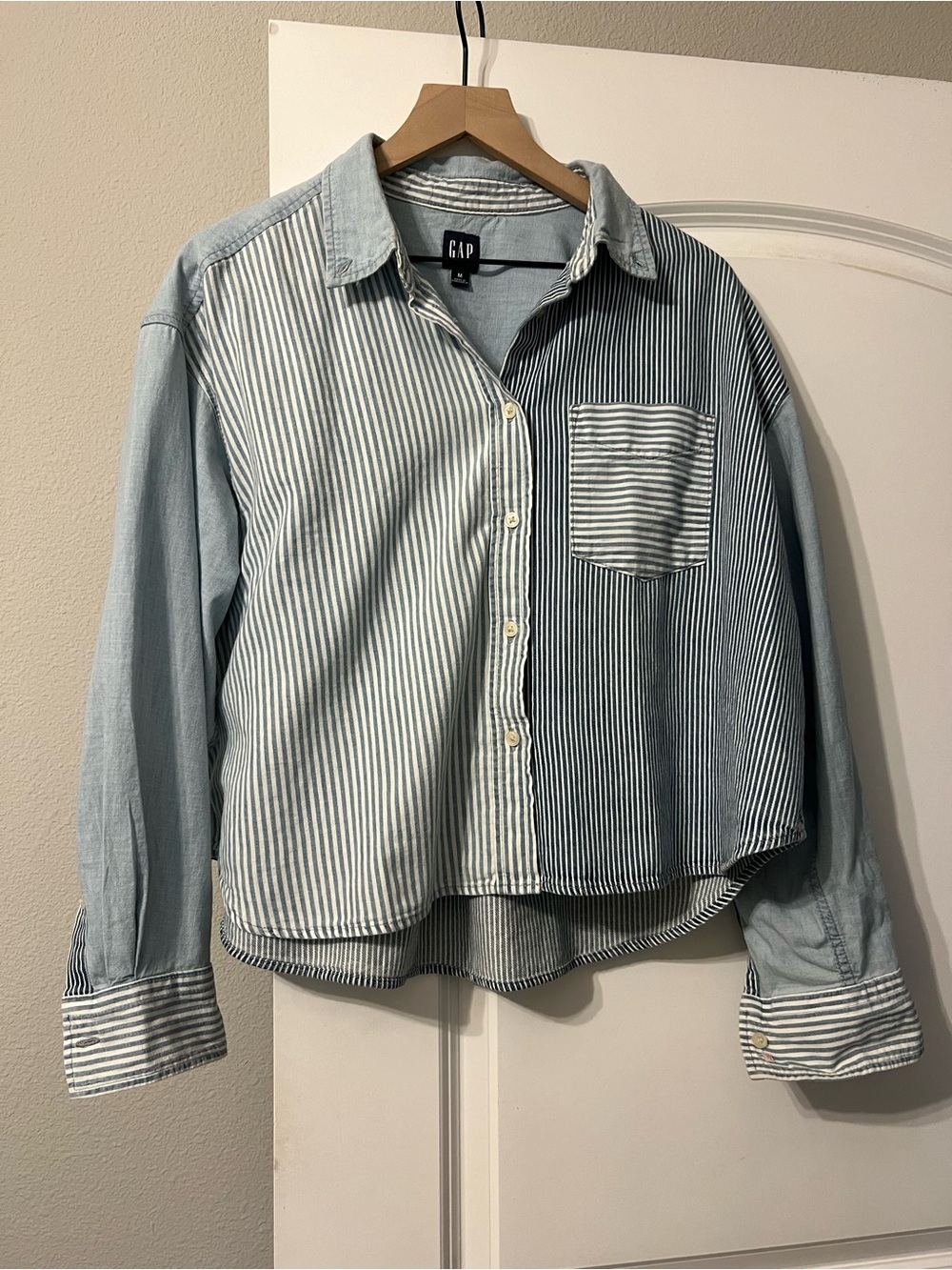 GAP Cropped Striped Button-Up Shirt in Blue Multi-Panel